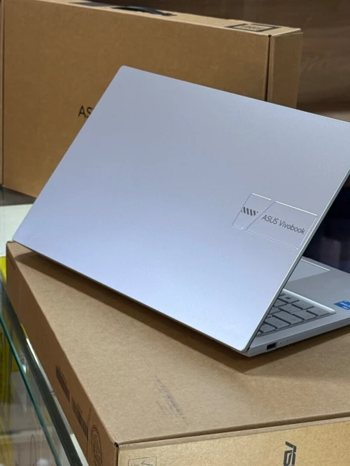 ASUS VIVOBOOK 15 X1504V I3 1315U 8GO 512GO SSD NEUF SOUS EMBALLAGE