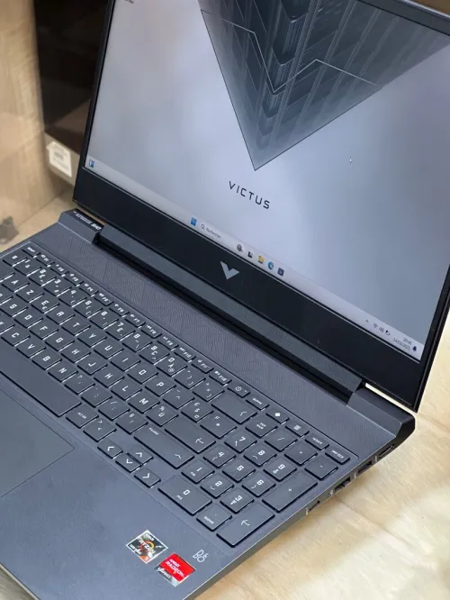 HP VICTUS 15 FB0XXX AMD RYZEN 5 5600H 16GO 512GO SSD AMD RADEON RX6500M 4GO 