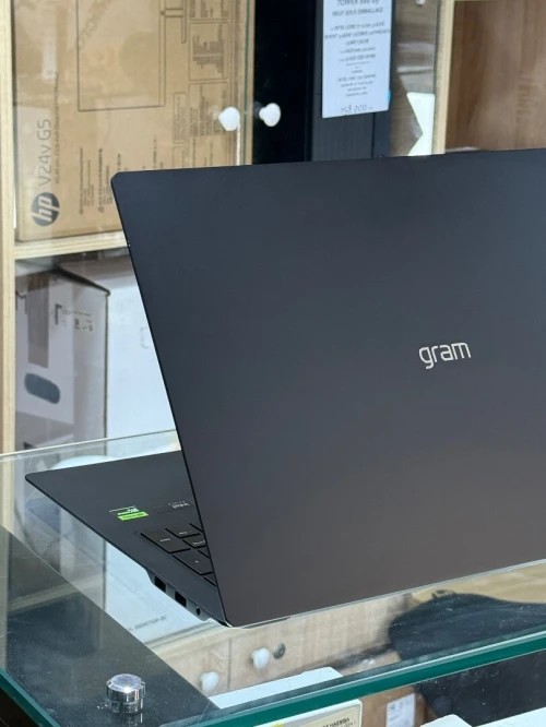 LG GRAM 17 PRO 17Z90SP ULTRA 7 155H 32GO 1TO SSD NVIDIA GEFORCE RTX3050 4GO GDDR6