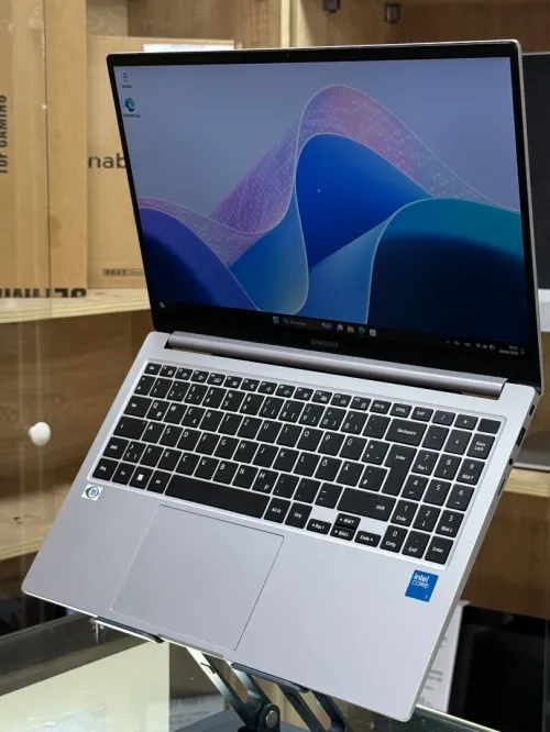 SAMSUNG GALAXYBOOK 4 750XGK INTEL CORE 7 150U 16GO 512GO SSD NVME