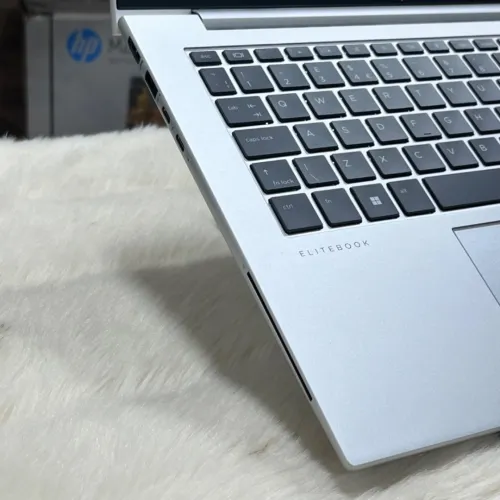 HP ELITEBOOK 840 G9 I5 1235U VPRO RAM 16GO 256 SSD ECRAN 14 WIN 11 ORIGINAL 
