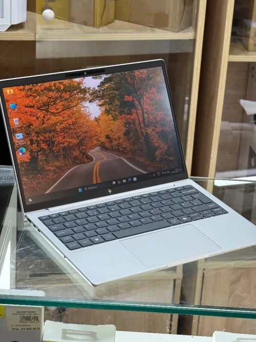 HP ELITEBOOK G1a 13 AI AMD RYZEN 7 250 32GO DDR5 512GO SSD NVME