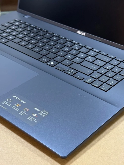 ASUS VIVOBOOK 18 M1807H AMD RYZEN 7 260 32GO 1TO SSD NVME NEUF SOUS EMBALLAGE
