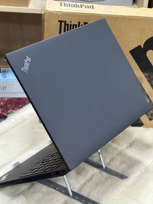 LENOVO THINKPAD P16s Gen 2 AMD RYZEN 7 7840U 64GO DDR5 1TO SSD AMD RADEON 780M NEUF SOUS EMBALLAGE 