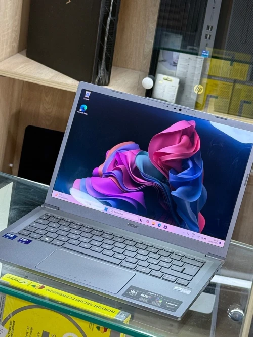 ACER ASPIRE 14 AI A14-52M ULTRA 7 256V 16GO DDR5X 512GO SSD OLED INTEL ARC 140V 8GO