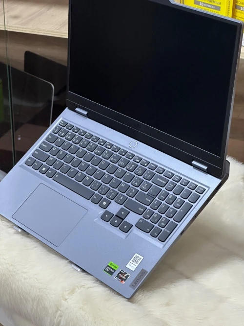 LENOVO LOQ 15ARP9 AMD RYZEN 5 7235HS 16GO DDR5 512GO SSD NVIDIA GEFORCE RTX3050 6GO NEUF SOUS EMBALL