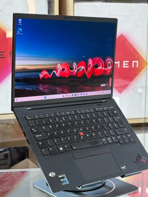 LENOVO THINKPAD X1 CARBON GEN 10 I5 EVO 1235U 16GO 512GO SSD 3K OLED 