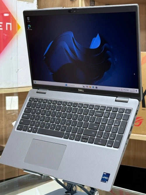 DELL PRECISION 3581 I7 13700H 32GO 1TO SSD NVIDIA RTX A500 4GO GDDR6