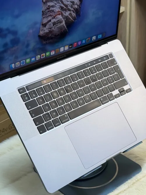 MACBOOK PRO RETINA 16 TOUCHBAR 2019 I9 2.3GHZ 16GO 1TO SSD AMD RADEON PRO 5500M 4GO CYCLE 48