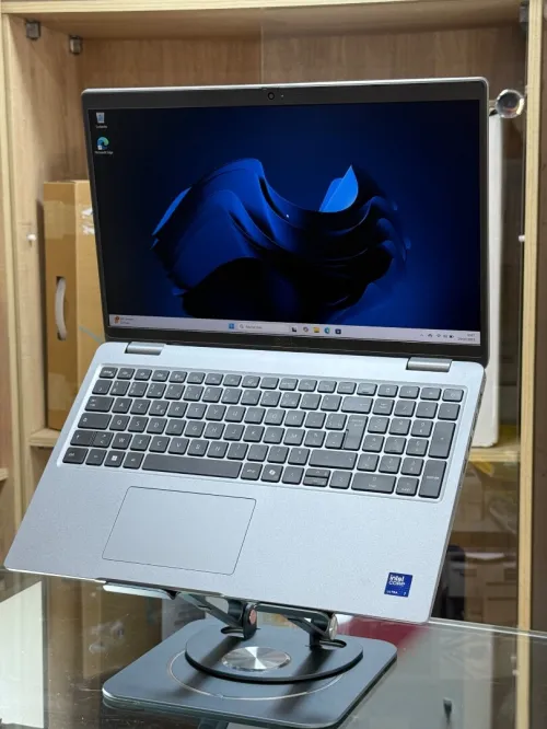 DELL PRECISION 3591 INTEL CORE ULTRA 7 165H 32GO 512GO SSD NVIDIA RTX1000 ada 6GO GDDR6