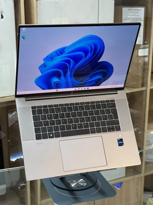 HP ZBOOK STUDIO 16 G9 I7 12800H 32GO 1TO SSD NVIDIA RTX A2000 8Go 4K OLED TACTILE 