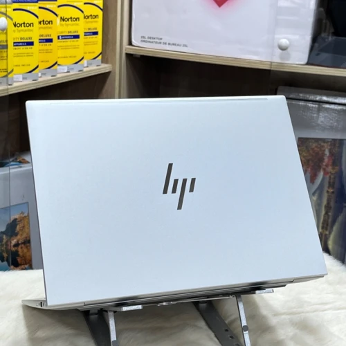 HP ELITEBOOK 830 G9 2023 ECRAN 13.3" FHD LED WITH HP SURE VIEW I5 VPRO 1245U RAM 16GO 512GO SSD