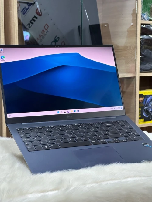 LG GRAM 15Z90RT OLED I7 EVO 1360P 16GO DDR5 1TO SSD NVME 