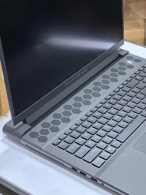 ALIENWARE M18 R2 I9 14900HX 32GO DDR5X 1TO SSD NVIDIA GEFORCE RTX4070 8GO GDDR6 NEUF SOUS EMBALLAGE 