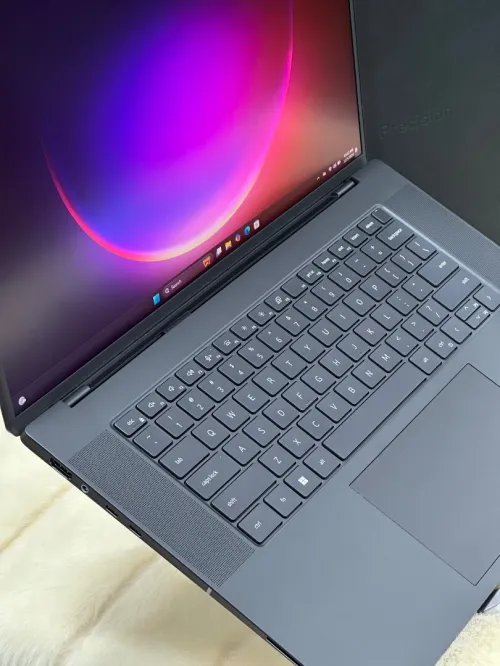 DELL PRECISION 5680 I7 VPRO 13800H 32GO 512GO SSD NVIDIA RTX 2000ada 8GO NEUF SOUS EMBALLAGE 