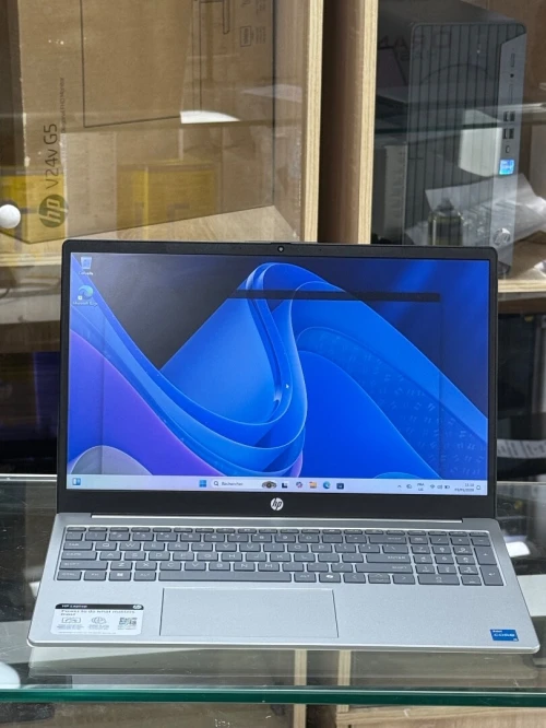 HP LAPTOP 15 F0XXX I3 N305 8GO 128GO SSD