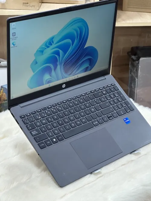 HP 250 G10 I7 1355U 32GO 1TO SSD NVIDIA GEFORCE MX550 2GO 15.6 FHD W11