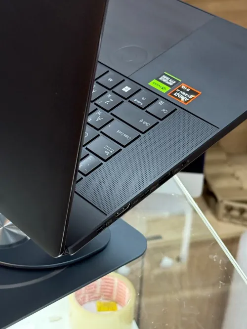 ASUS PROART P16 H7606Wi AMD RYZEN AI 9 HX 370 64GO 2TO SSD NVIDIA GEFORCE RTX4070 8GO 4K OLED TACTIL