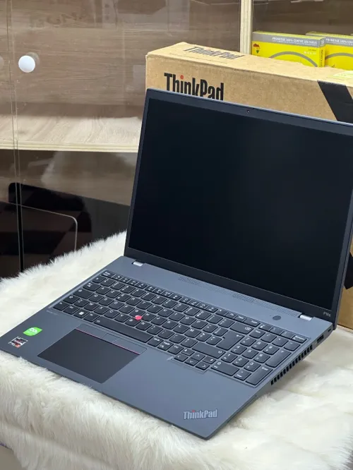 LENOVO THINKPAD P16s Gen 2 AMD RYZEN 7 PRO 7840U 32GO DDR5X 512GO SSD AMD RADEON 780M NEUF SOUS EMBA