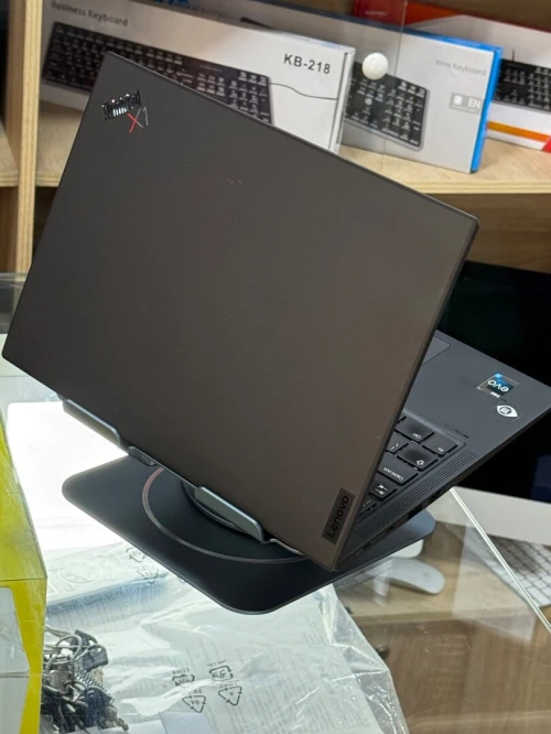 LENOVO THINKPAD X1 CARBON GEN 10 I5 EVO 1235U 16GO 512GO SSD 3K OLED 