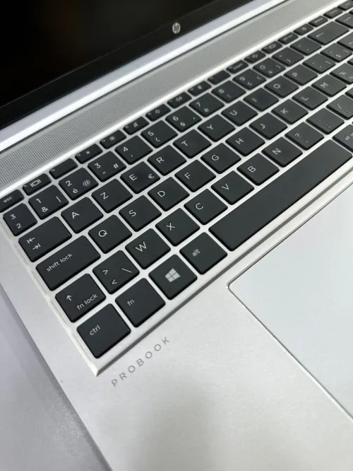 HP PROBOOK 650 G8 I5 8GB RAM 512GB SSD 15,6"