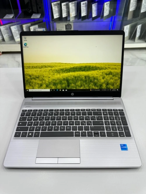 HP 250 G8 NOTEBOOK i5-11em 8GB 512GB SSD 14'' 