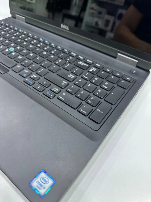 DELL Precision 3510 i7 8GB RAM 256GB SSD +TACTILE +AMD 15,6"