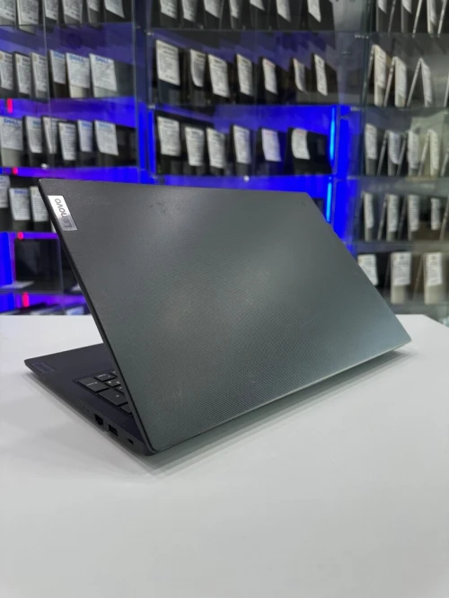 Lenovo V15 Gen3 i5-12éme 8GB 256GB 15,6" FHD