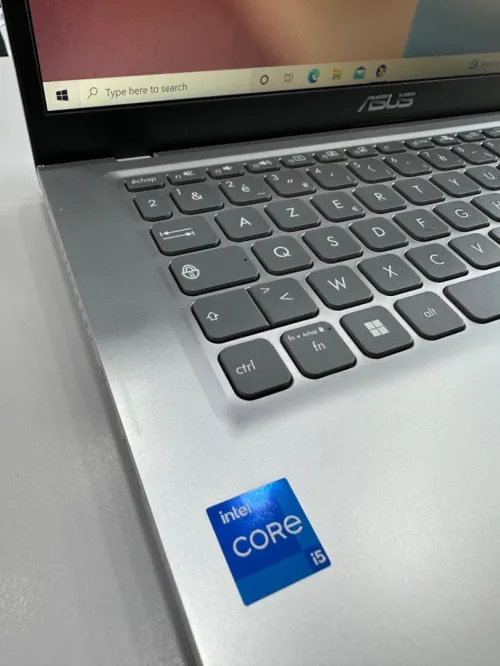 Laptop ASUS X415 i5-11em 8GB 256GB SSD 14''