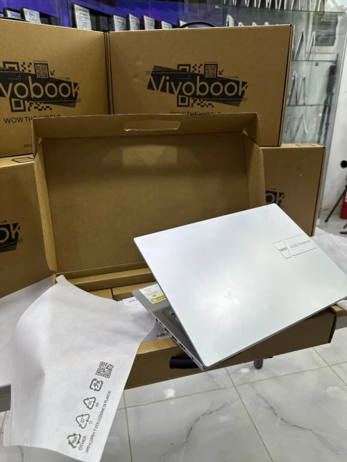 ASUS VivoBook X1405V i9 13900H 16GB 1TB 14" AZERTY Neuf Sous Emballage