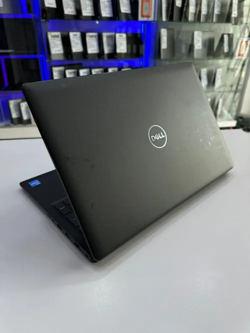 DELL Latitude 3520 i5-11em 8GB - 256GB Win 11