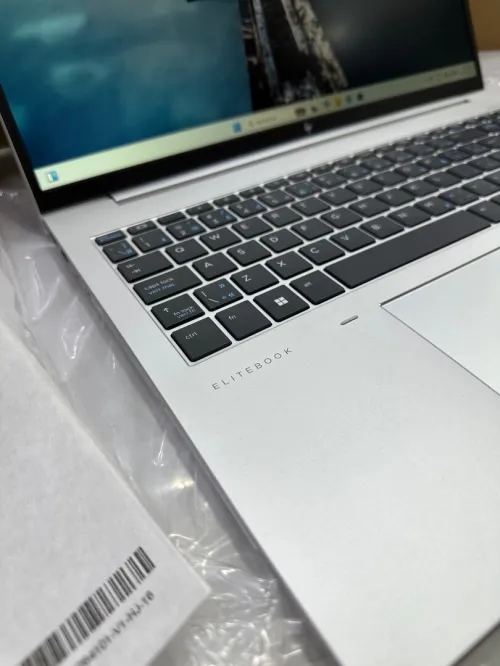 HP EliteBook 860 G10 i5 1335U 16GB DDR5 512GB SSD 16" NEUF SOUS EMBALLAGE