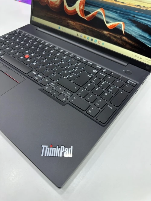 LENOVO THINKPAD E16 i5 8GB RAM 256GB SSD 16"