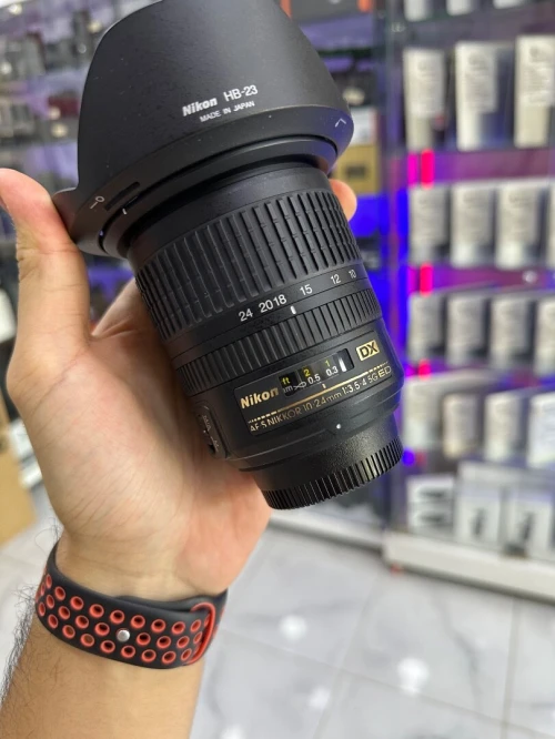 Objectif Nikon NIKKOR 10-24mm DX G & Pare Soleil
