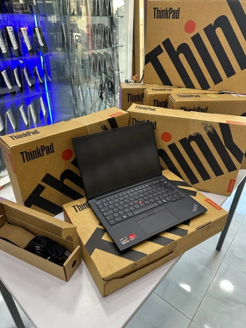 Lenovo ThinkPad E14 Ryzen 5 7535U 16GB 512GB 14" AZERTY NEUF SOUS EMBALLAGE