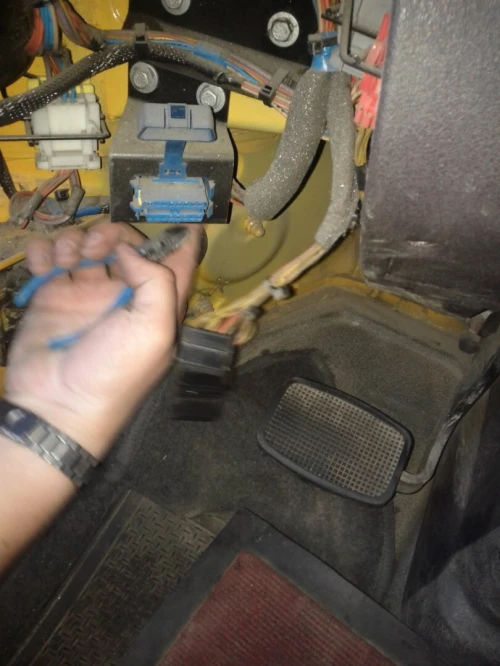 Emulateur AdBlue 9 en 1  Mercedes/MAN/Scania/IVeco/DAF/Volvo/Renault/Ford/Cummins
