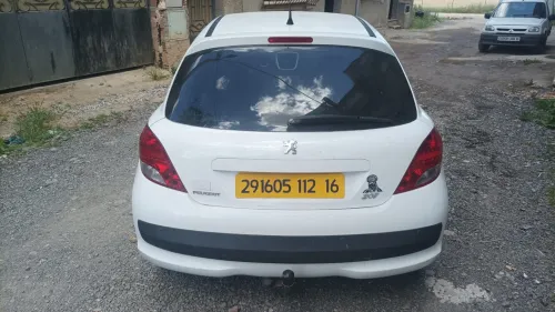 Peugeot 207 2012 Fennec
