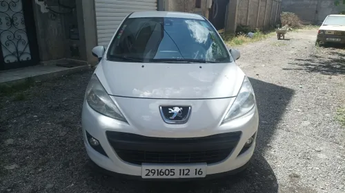 Peugeot 207 2012 Fennec