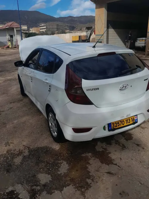 Hyundai Accent RB  4 portes 2013 Accent RB  4 portes