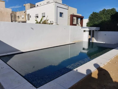 Construction des piscines بناء مسابح