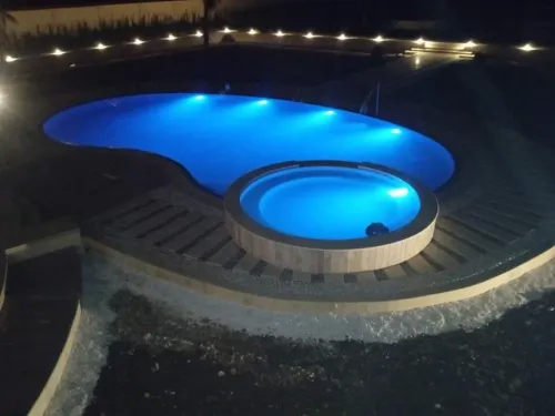 Construction des piscines مسابح