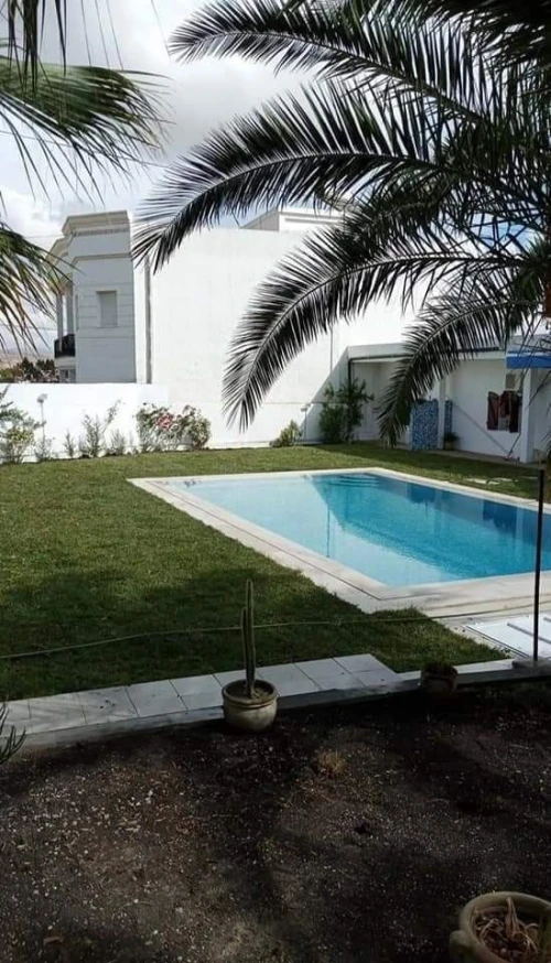 CONCEPTION ET CONSTRUCTION LES PISCINES