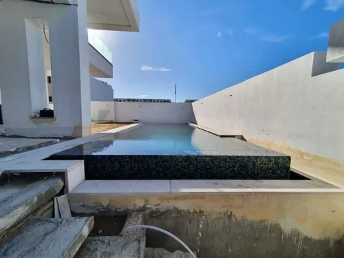 CONCEPTION ET CONSTRUCTION LES PISCINES