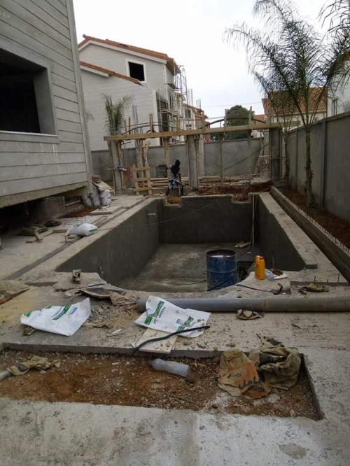 CONCEPTION ET CONSTRUCTION LES PISCINES