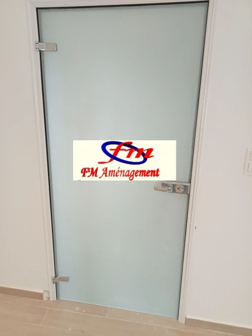Menuiserie aluminium TPR. Strugal, HPS, Méta 50, Cloison Amovible et verre Trempé