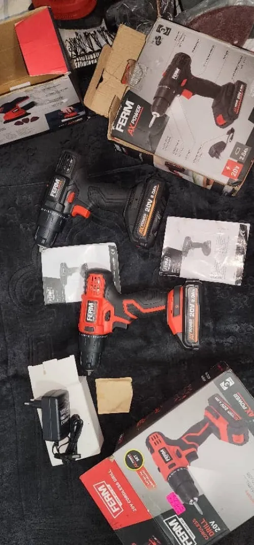 Viseuse et pensseuse avec un seul batterie pour les deux 2 capacité  21v marque  ferm Prix 22000 da