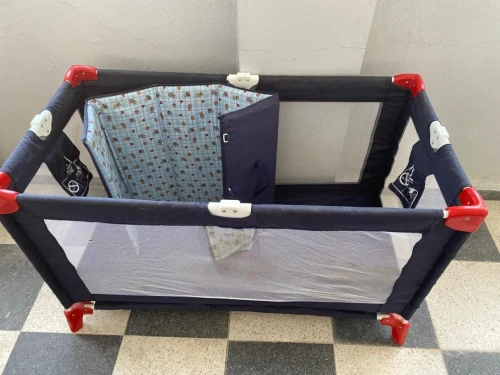 Lit pour enfant pliable venu de France