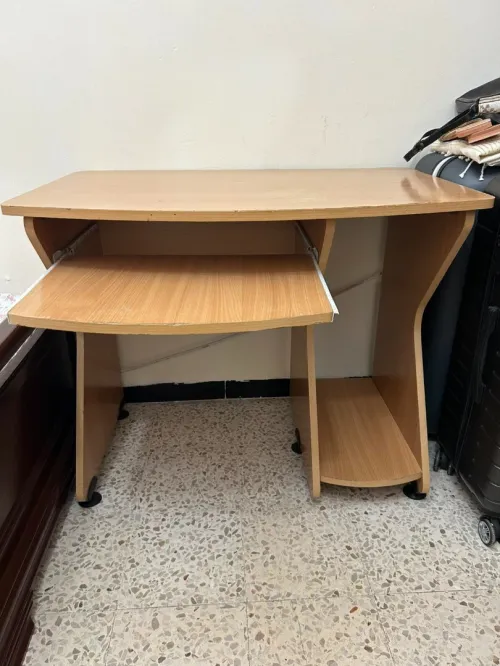 Table d ordinateur avec tiroir coulissant Bon état général