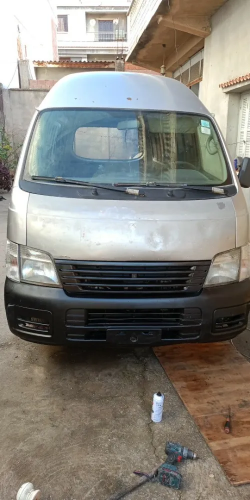 Nissan Urvan 2005