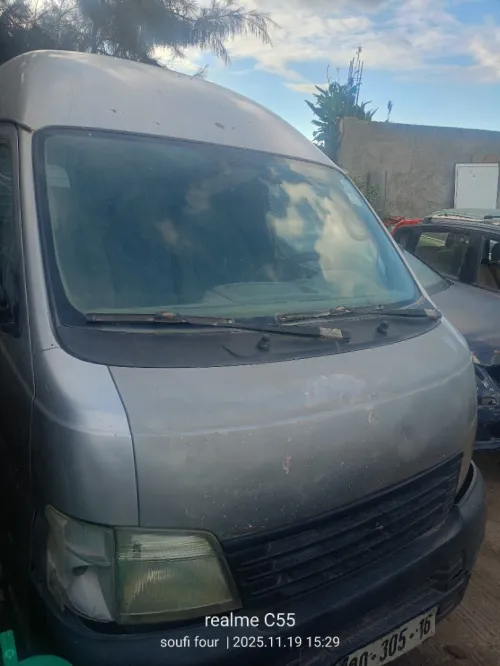 Nissan Urvan 2005